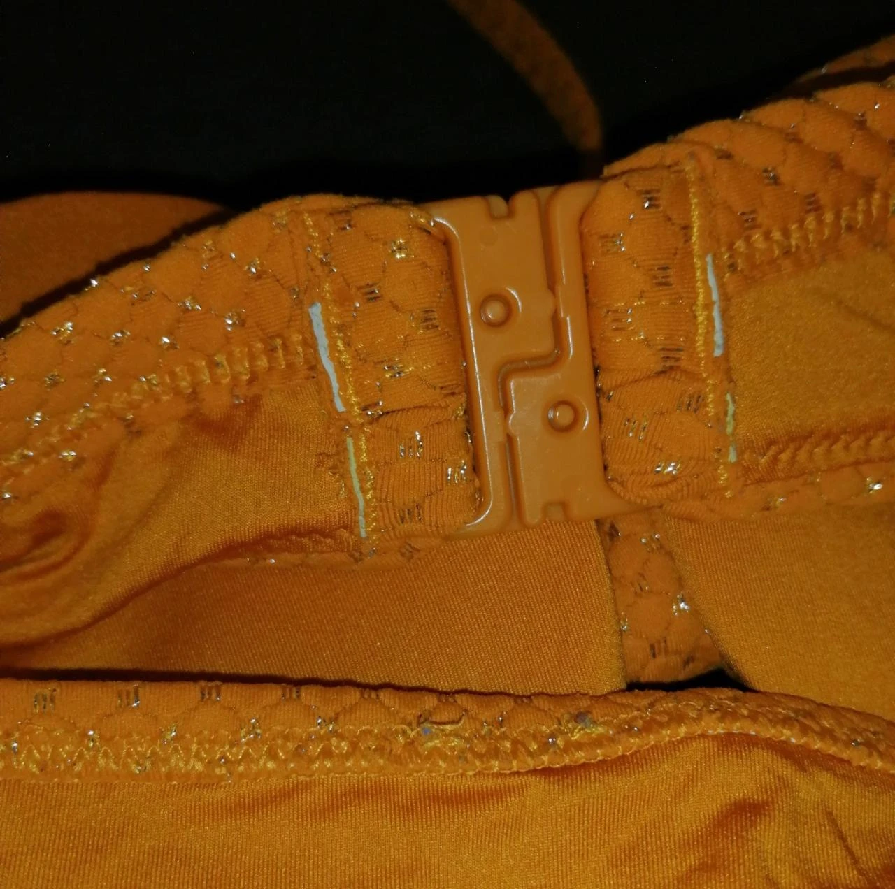 Bikini de 2 piezas: Top de banda/ braguita texturizada mostaza y dorado "Etam" – photo 7